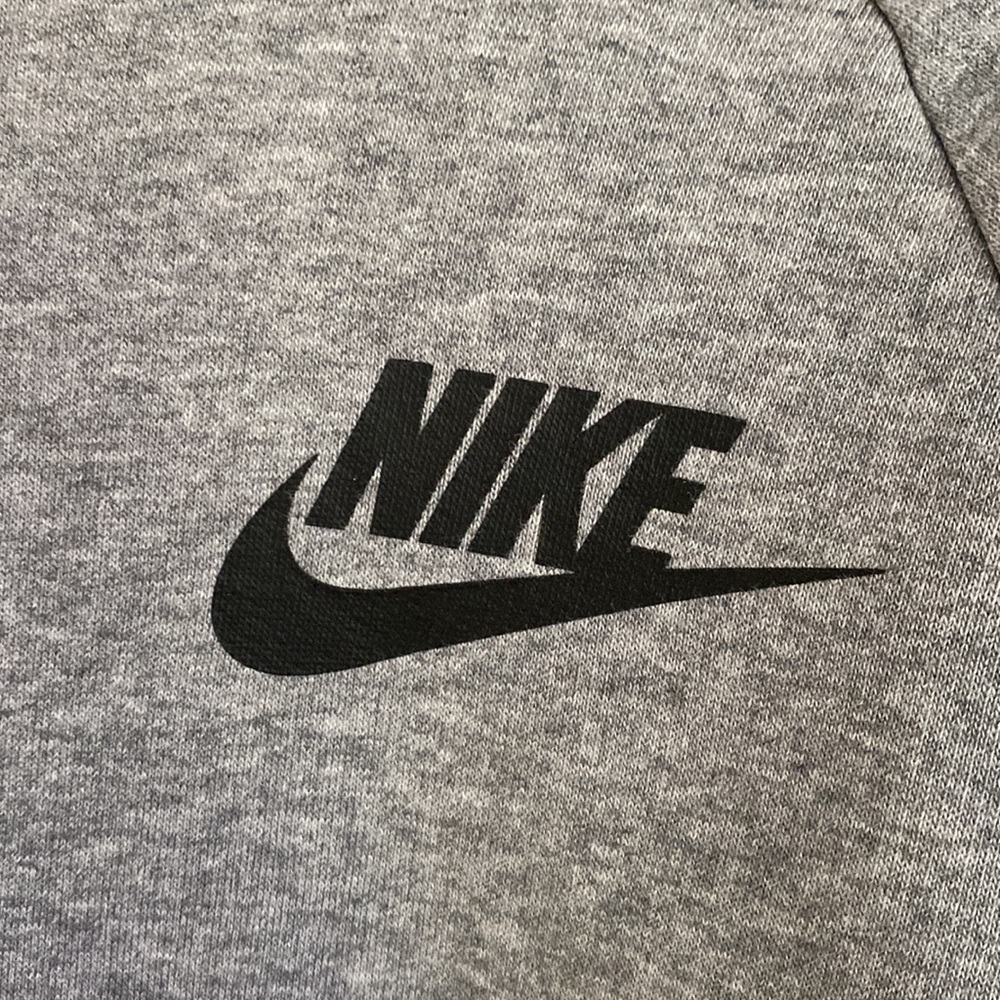nike pullover - Picture 3 of 4